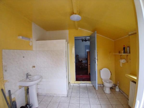 Vente                                                      Maison de village
                        
                     3 pièces                      66 m2                     à Toury