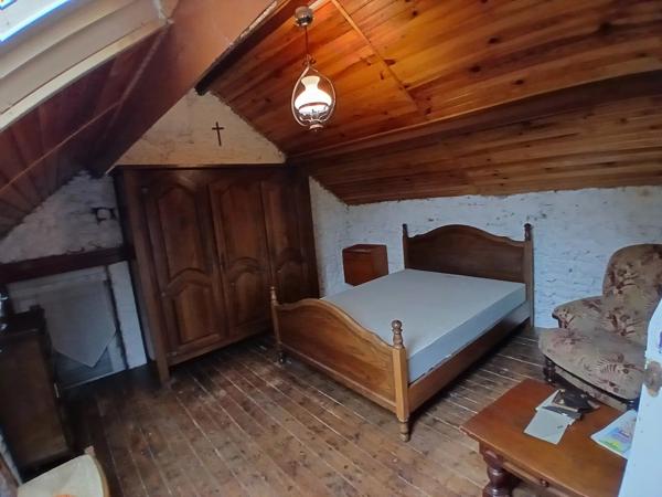 Vente                                                      Maison de village
                        
                     3 pièces                      66 m2                     à Toury