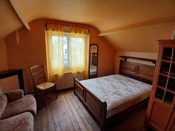 Vente                                                      Maison de village
                        
                     3 pièces                      66 m2                     à Toury