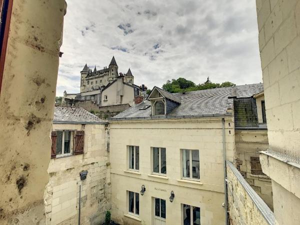 Investisseurs/Immeuble en rez de chaussée 1 local/Magasin non loué, à l'étage sur 3 niveaux 3 T2 loués.
