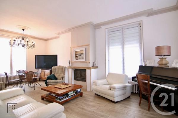 Maison à vendre  6 pièces - 132,79 m 2   CRECY LA CHAPELLE  - 77