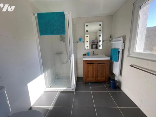 Élégance, calme et lumière — Maison rénovée de 202 m² avec piscine et étang