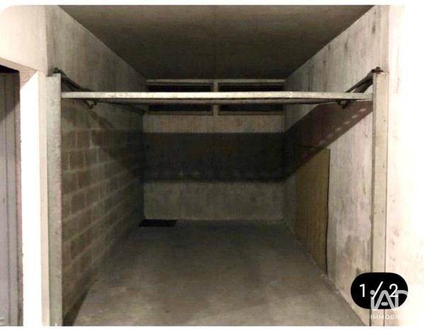 Location parking 12 m² Paris 8