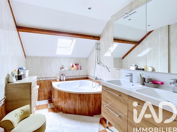 Maison à vendre 8 pièces 143 m² Sainte-Geneviève-des-Bois