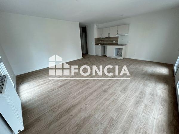 Location Appartement 4 pièces 84.32 m² - 69 RUE ROGER SALENGRO Amberieu En Bugey 01500