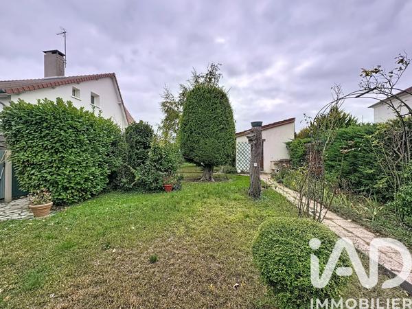 Maison à vendre 6 pièces 133 m² Le Mesnil-le-Roi