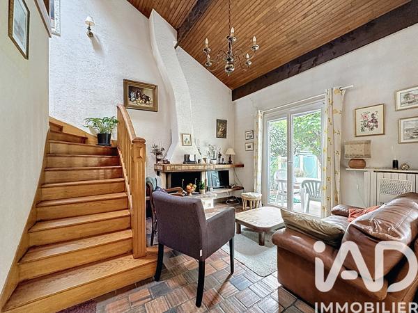 Maison à vendre 6 pièces 133 m² Le Mesnil-le-Roi