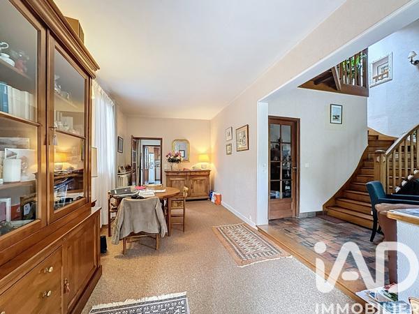 Maison à vendre 6 pièces 133 m² Le Mesnil-le-Roi