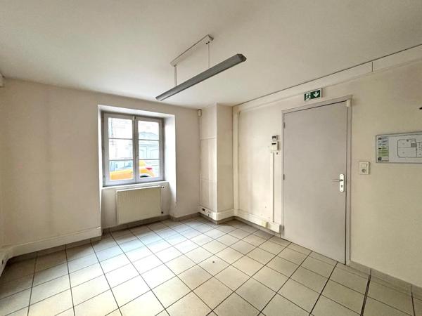 Local commercial à louer 63.94m² Montbéliard (25200)
