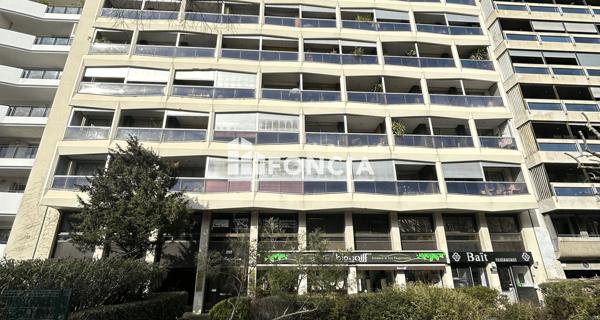 À vendre Appartement 2 pièces 68 m² - Marseille 13008