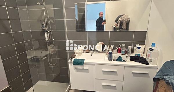 À vendre Appartement 2 pièces 68 m² - Marseille 13008