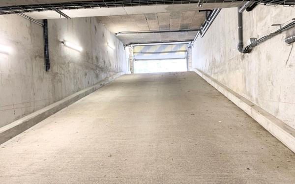 Stationnement à louer