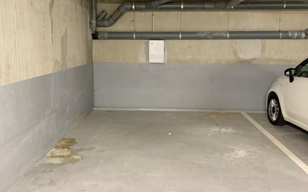 Stationnement à louer