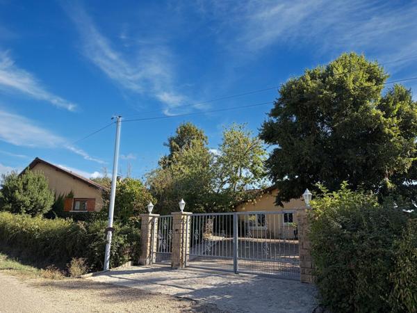 Charmante maison avec logement indépendant et garage double