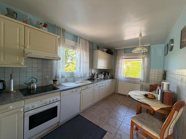 Charmante maison avec logement indépendant et garage double