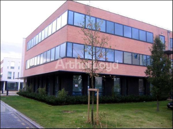 Bureaux à louer à Marcq-en-Baroeul - Surface en RDC aménagée avec accueil et salles de réunion