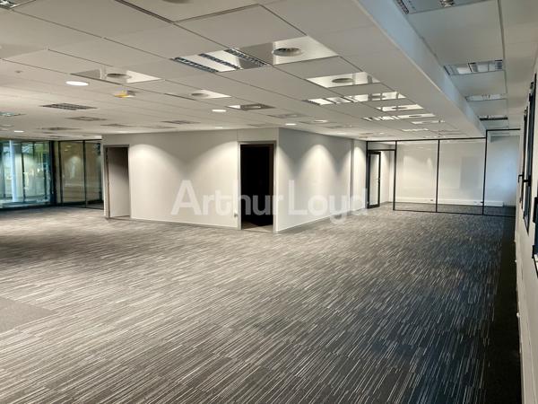 Bureaux à louer à Marcq-en-Baroeul - Surface en RDC aménagée avec accueil et salles de réunion