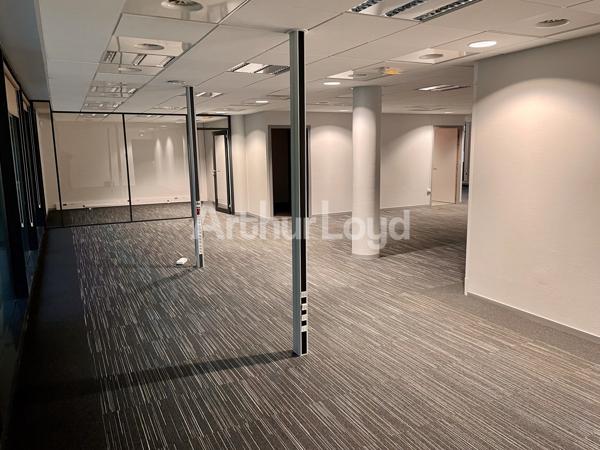 Bureaux à louer à Marcq-en-Baroeul - Surface en RDC aménagée avec accueil et salles de réunion