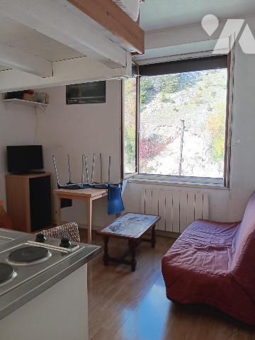 T1  au deuxième étage sur les rivières commune de PREMANON 