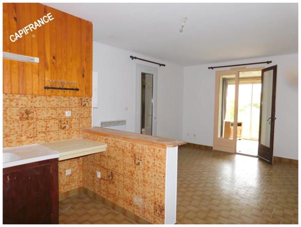 DIGNE-LES-BAINS 04000 A VENDRE Maison traditionnelle avec 2 appartements, terrain clos, garage et cave