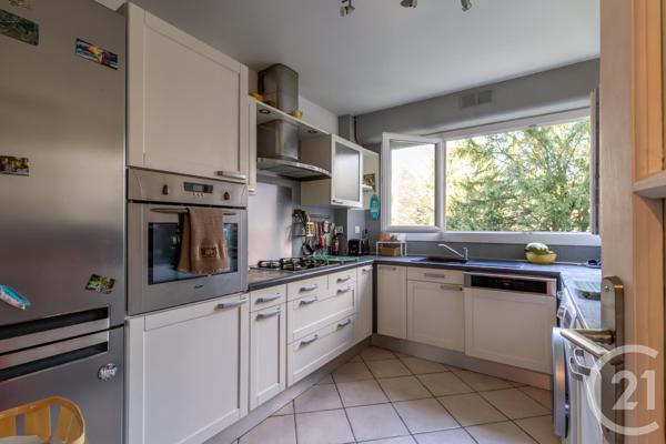 Appartement F3 à vendre  3 pièces - 66,40 m2 ST MAUR DES FOSSES - 94
