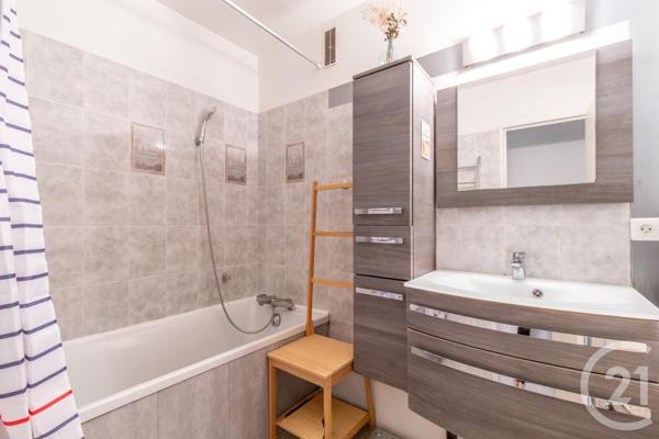 Appartement F3 à vendre  3 pièces - 66,40 m2 ST MAUR DES FOSSES - 94