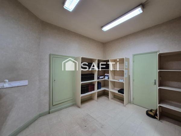 INVESTISSEUR : 300m² de potentiel depuis 3 entrées