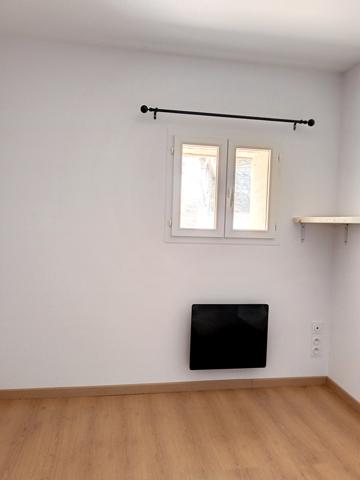 Appartement avec terrasse 3 pièces en location à Bollène avec JURISTIMMO