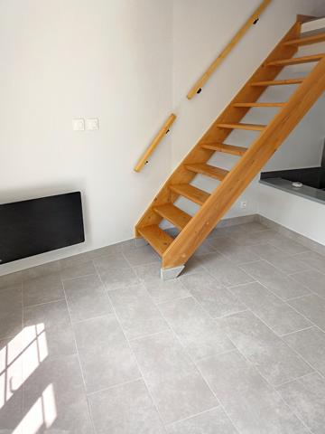 Appartement avec terrasse 3 pièces en location à Bollène avec JURISTIMMO