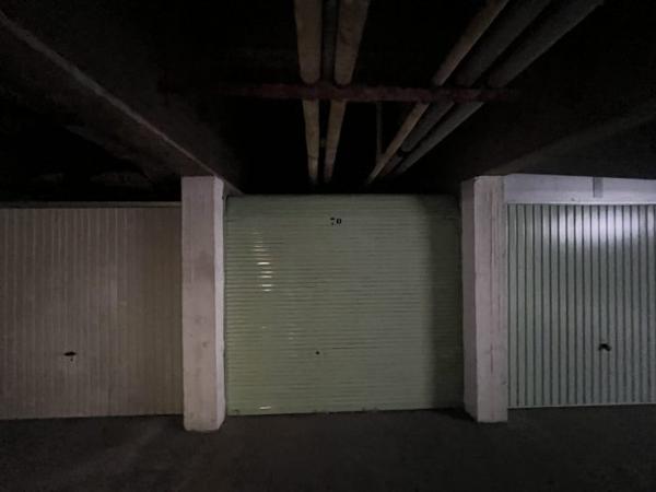 Loue box fermé - rue des Stations - proche Bd Montebello
