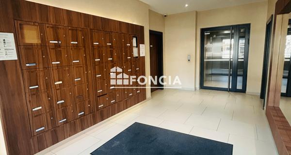 Location Appartement 2 pièces 42 m² - Sainte-geneviève-des-bois 91700