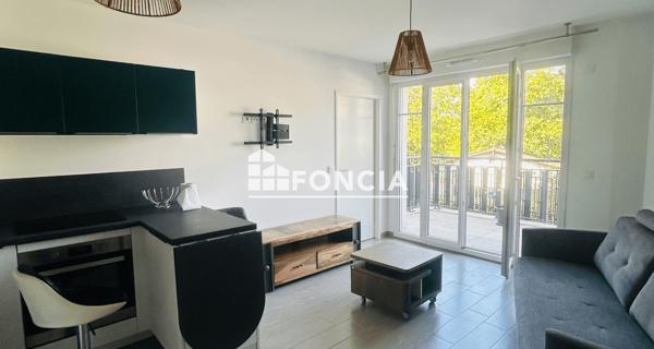 Location Appartement 2 pièces 42 m² - Sainte-geneviève-des-bois 91700