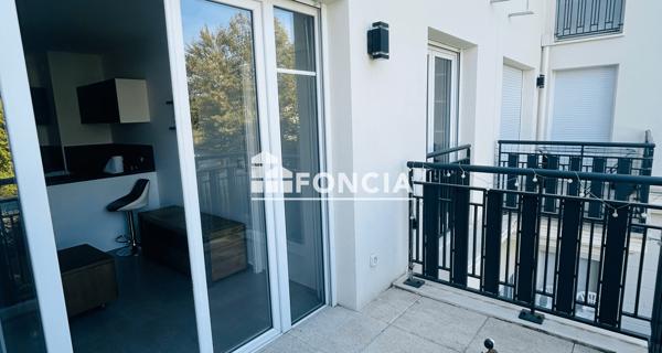 Location Appartement 2 pièces 42 m² - Sainte-geneviève-des-bois 91700