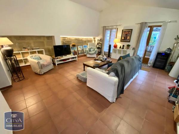 Appartement à louer 4 pièces 121.23m²