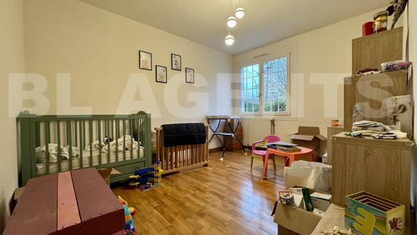 Joli pavillon avec terrain et dépendance