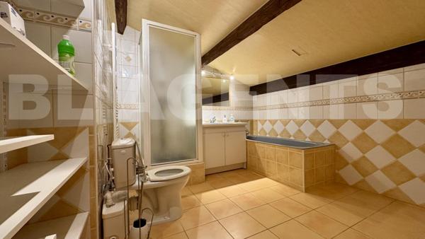 Joli pavillon avec terrain et dépendance