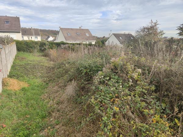 A GOINCOURT, TRES BEAU TERRAIN A BÂTIR DE 2960 M² AVEC VUE IMPRENABLE SUR UNE VALLEE AUX PORTES DE BEAUVAIS Beauvais (60000)