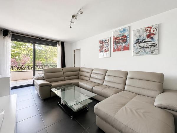 Limeil-Brévannes – Bel appartement 2 pièces avec balcon et parking, résidence sécurisée 2012