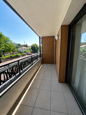 Limeil-Brévannes – Bel appartement 2 pièces avec balcon et parking, résidence sécurisée 2012