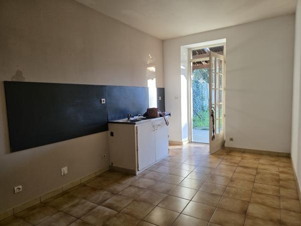 Immeuble à vendre 197 580 € Jonzac 282 m² DPE E