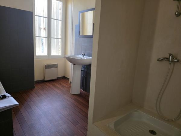 Immeuble à vendre 197 580 € Jonzac 282 m² DPE E