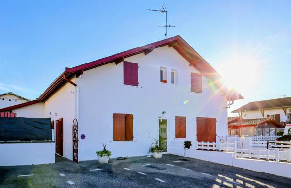 Immeuble de rapport, 8 appartements et 1 local commercial