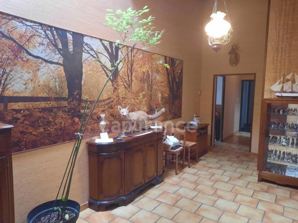 CESTAYROLS. Vaste maison familiale avec garage et jardin