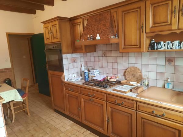 CESTAYROLS. Vaste maison familiale avec garage et jardin