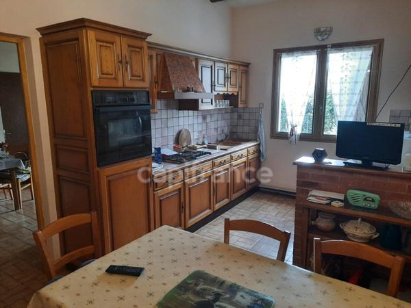 CESTAYROLS. Vaste maison familiale avec garage et jardin