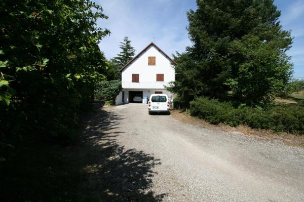 Grande maison sur sous sol