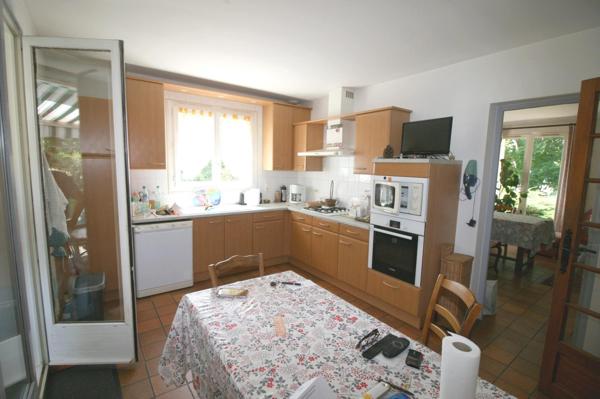 Grande maison sur sous sol