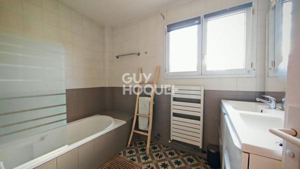 A vendre à PERPIGNAN Quartier de la gare, maison familiale 7 pièces avec terrasse, cour et parking