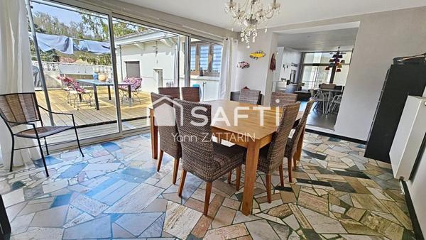 Maison aux beaux volumes F8