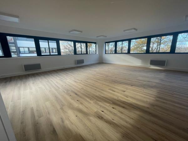 BUREAUX À LOUER-89 M²-FORUM D'ORVAULT
